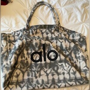 Alo tote bag